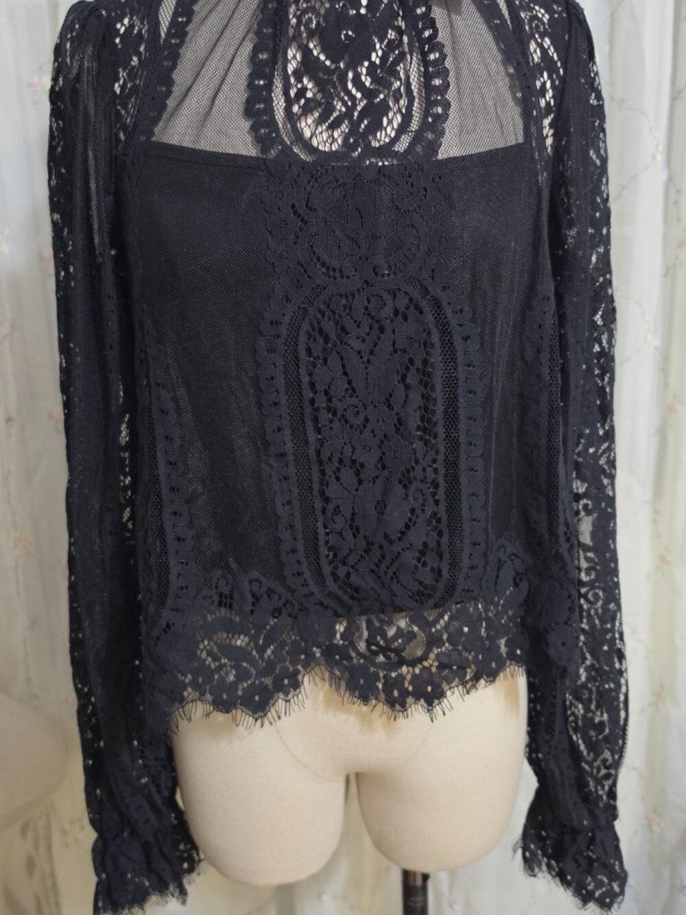 New Francesca's Black Blouse - Picture 3 of 14